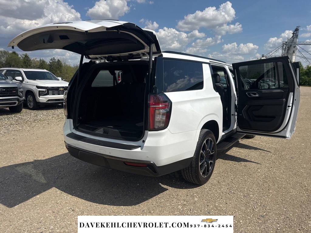 Certified 2022 Chevrolet Suburban RST w/ Luxury Package AWD/4WD image 15