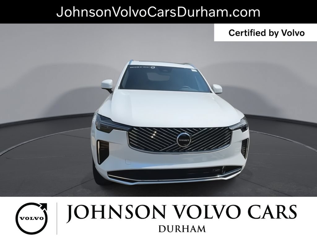 Certified 2025 Volvo XC90 B5 Core AWD/4WD image 3