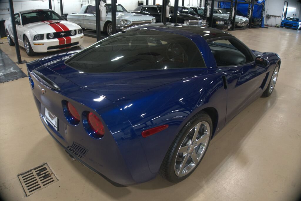 Used 2007 Chevrolet Corvette Coupe w/ Preferred Equipment Group RWD image 6