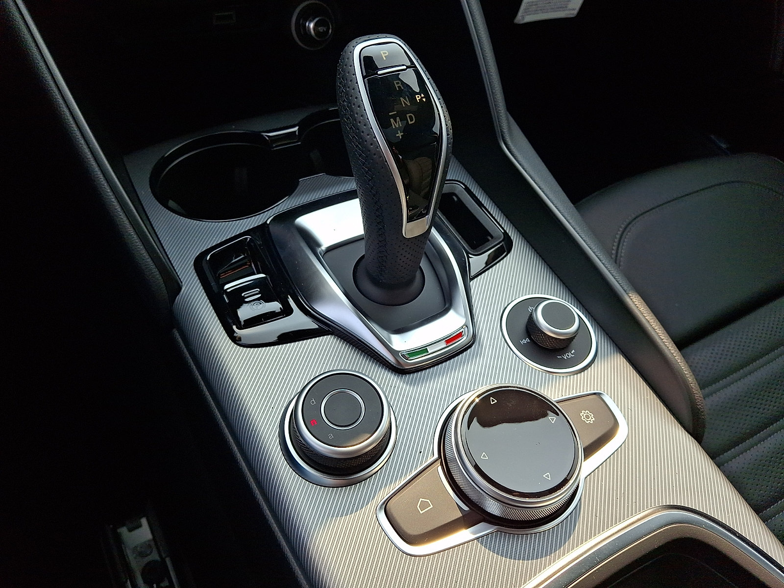 New 2026 Alfa Romeo Giulia AWD image 15