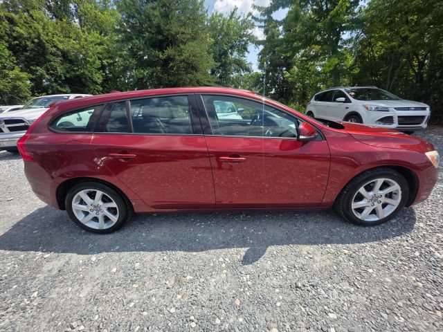 Used 2015 Volvo V60 T5 FWD image 4