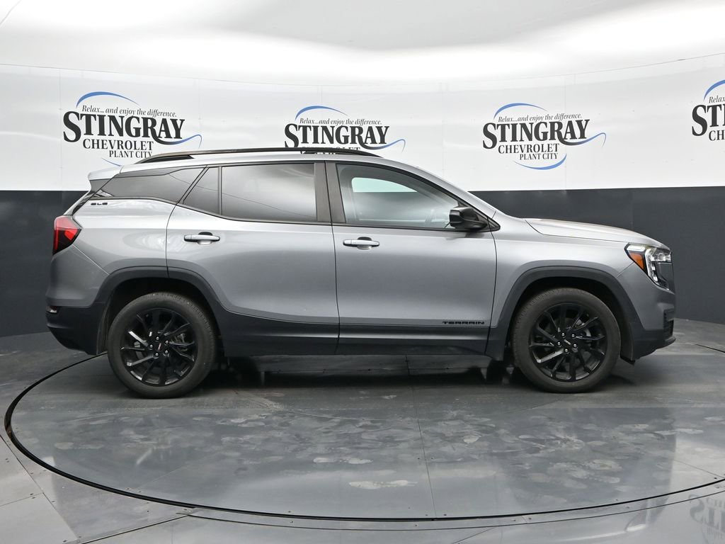 Used 2023 GMC Terrain SLE w/ Driver Convenience Package FWD image 8