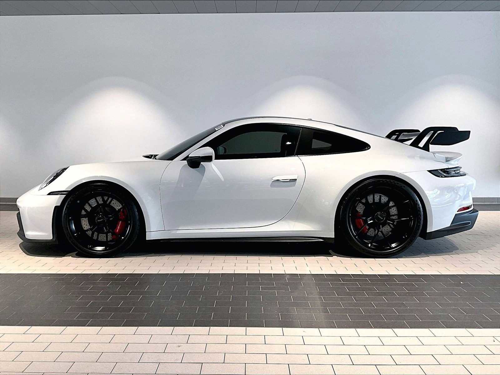Used 2022 Porsche 911 GT3 image 2