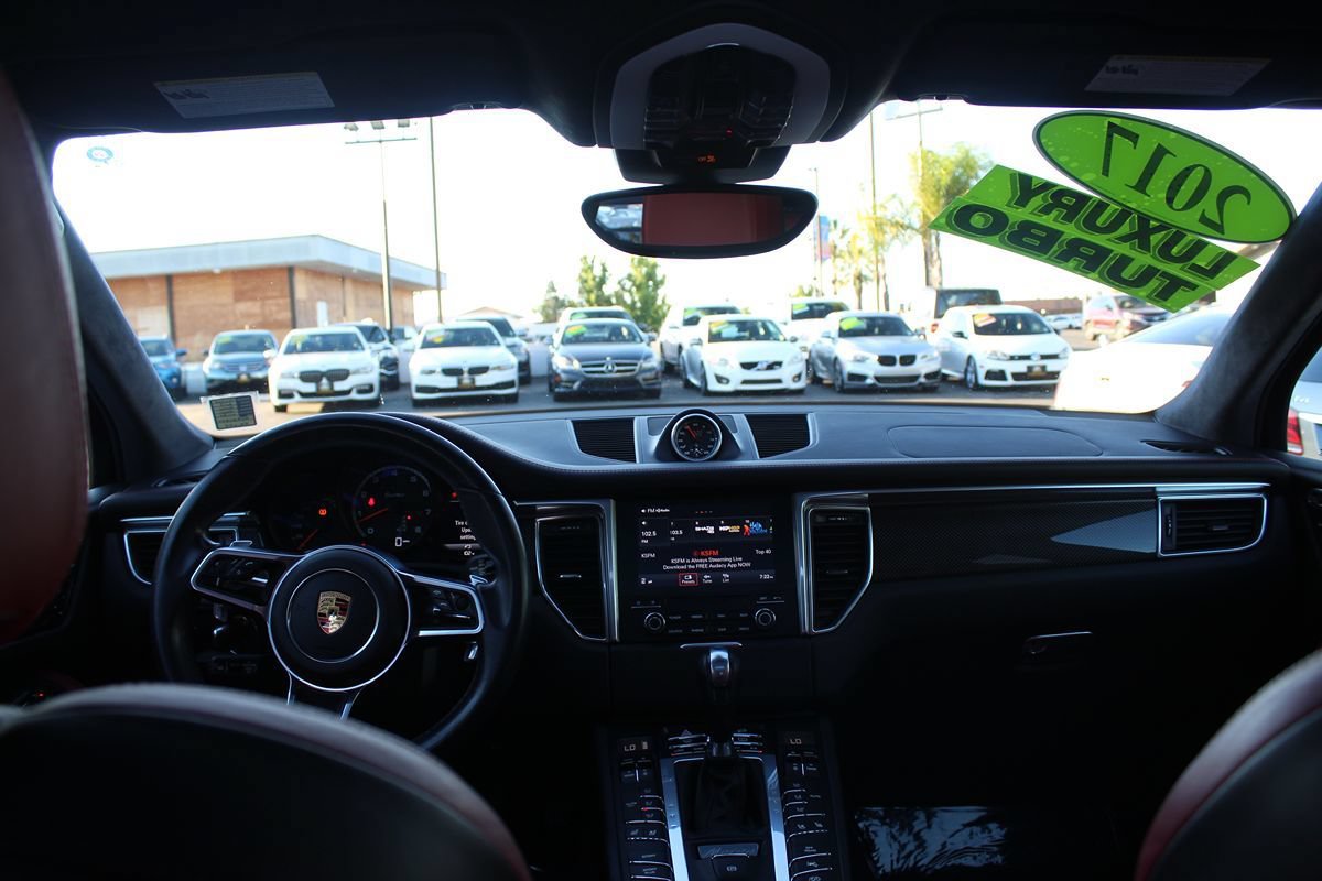 Used 2017 Porsche Macan Turbo AWD/4WD image 30