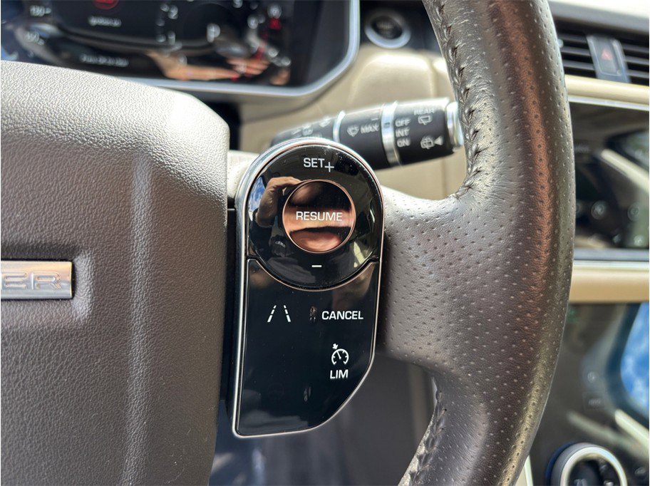 Used 2020 Land Rover Range Rover Sport SE image 30