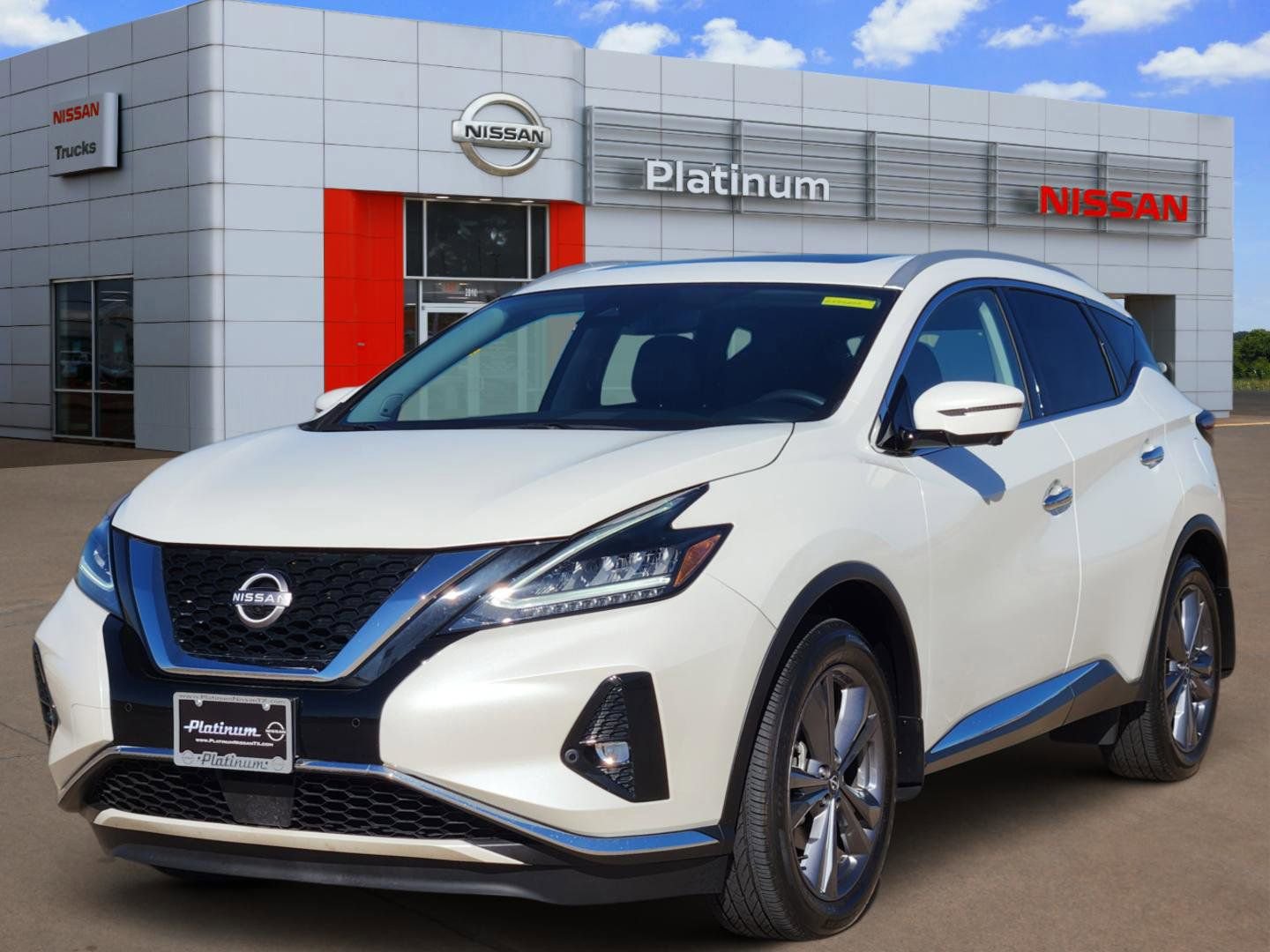 Used 2024 Nissan Murano Platinum w/ Cargo Package image 2