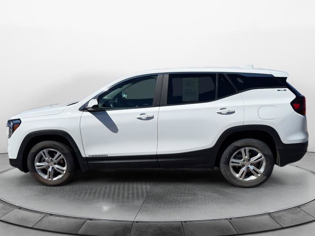 Used 2024 GMC Terrain SLE AWD/4WD image 8