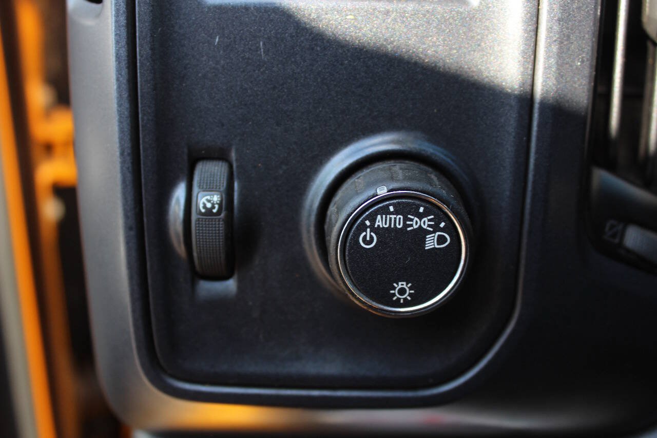 Used 2015 Chevrolet Silverado 2500 W/T AWD/4WD image 11