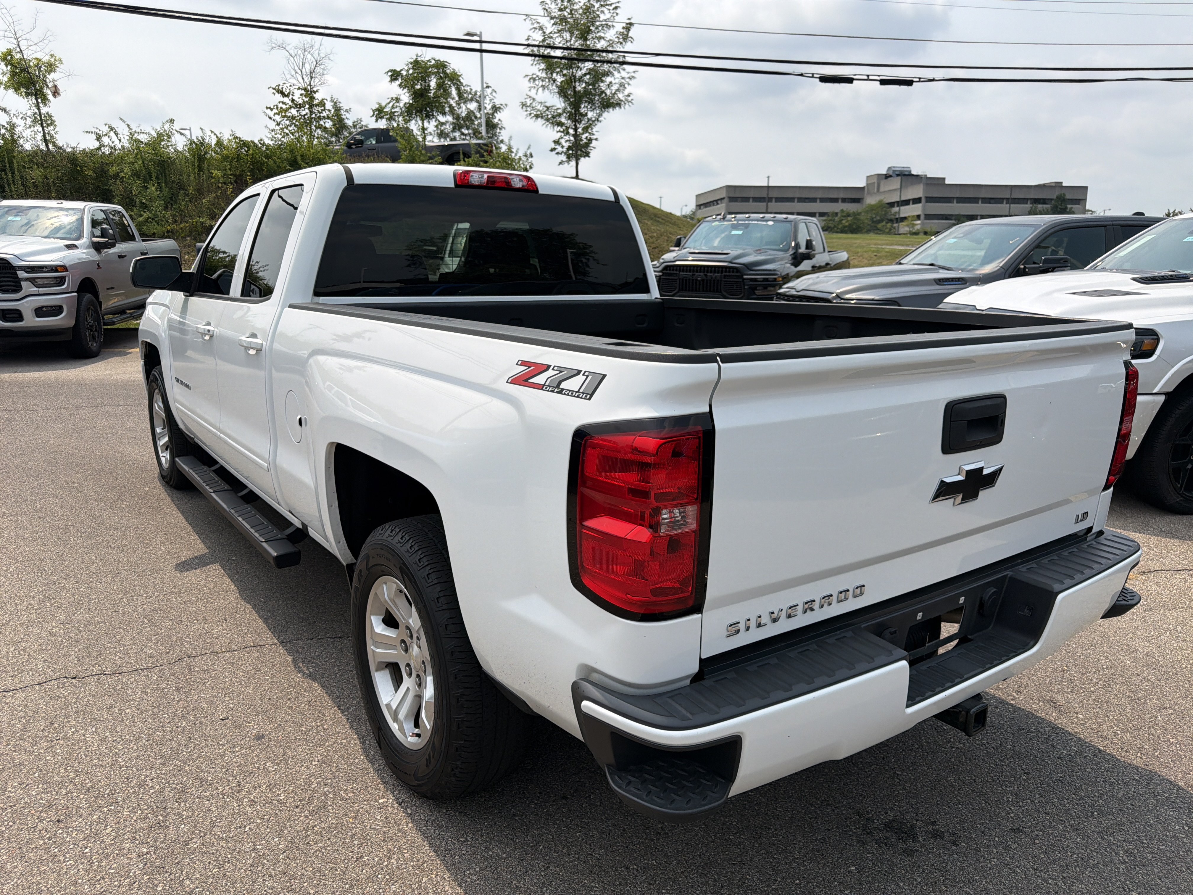 Used 2019 Chevrolet Silverado 1500 LT w/ All Star Edition AWD/4WD image 9