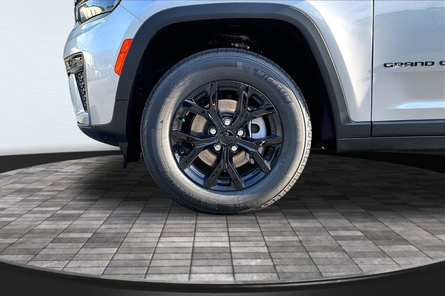 New 2026 Jeep Grand Cherokee Altitude AWD/4WD image 12