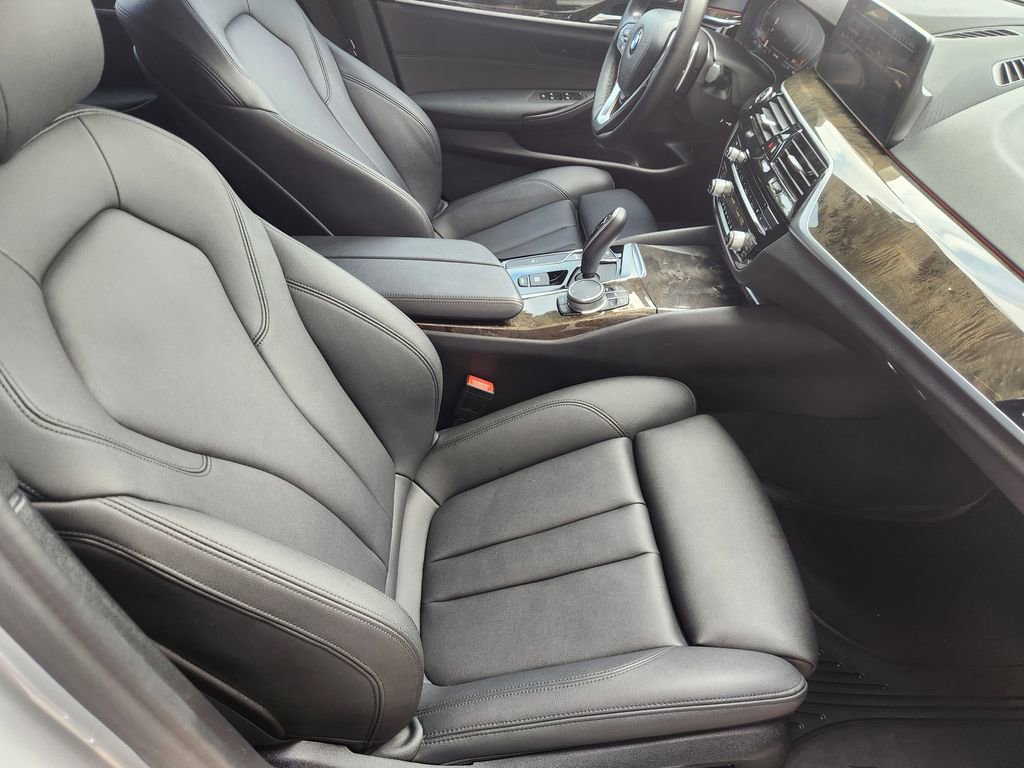 Used 2020 BMW 530i xDrive w/ Convenience Package AWD/4WD image 13
