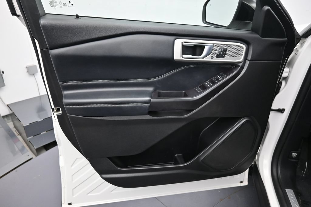 Used 2020 Ford Explorer Limited AWD/4WD image 9