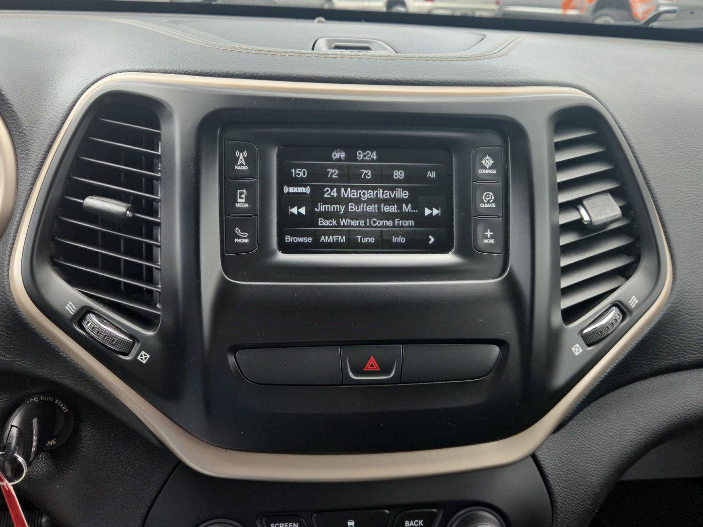 Used 2016 Jeep Cherokee Latitude AWD/4WD image 24