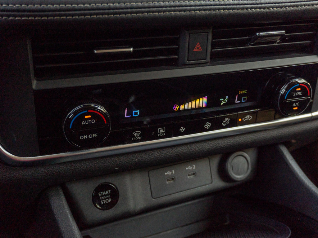 Used 2025 Nissan Rogue SV FWD image 26