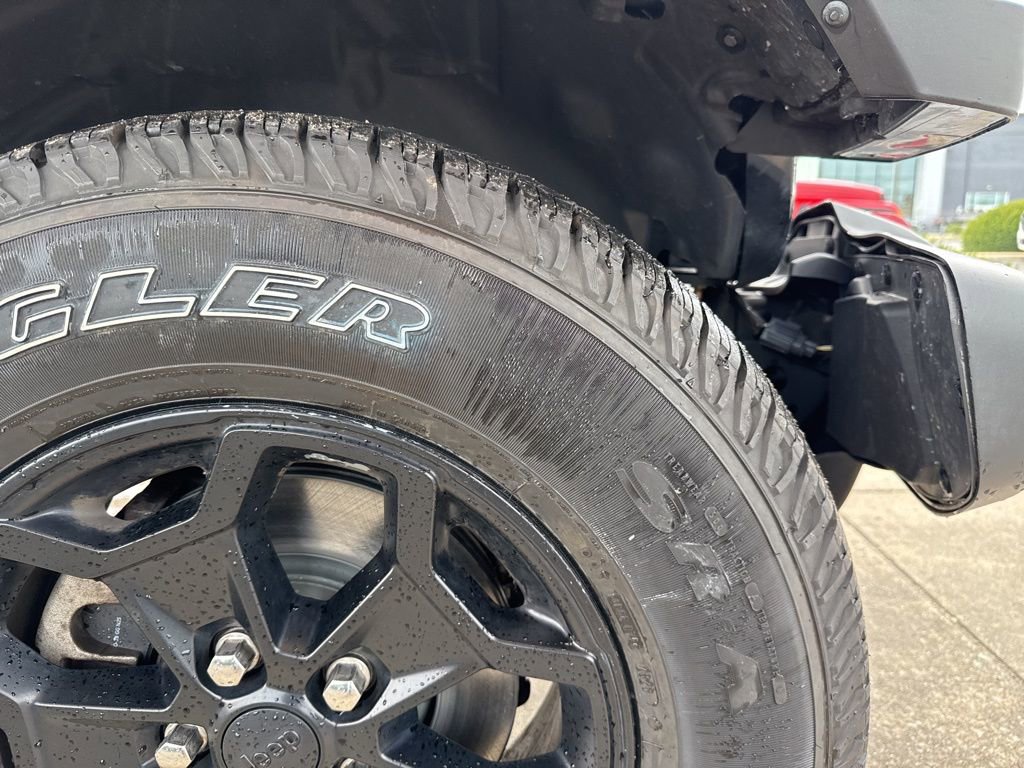 Used 2021 Jeep Gladiator Willys image 23