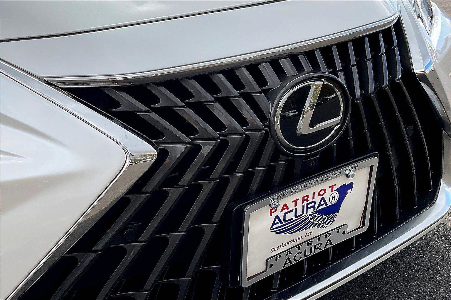 Used 2025 Lexus ES 300h w/ Luxury Package image 30