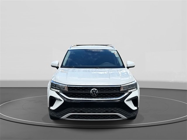 Certified 2023 Volkswagen Taos SE w/ Black Wheel Package image 2