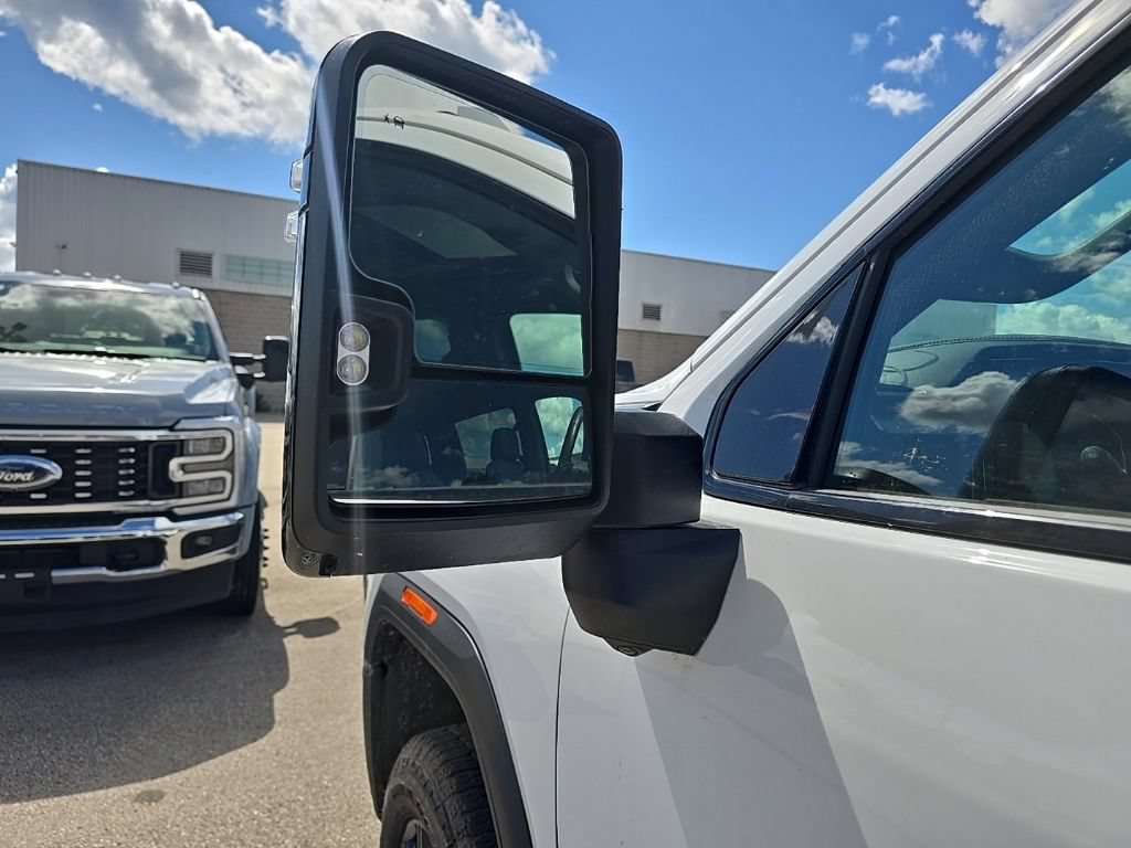 Used 2026 GMC Sierra 3500 AT4 AWD/4WD image 7