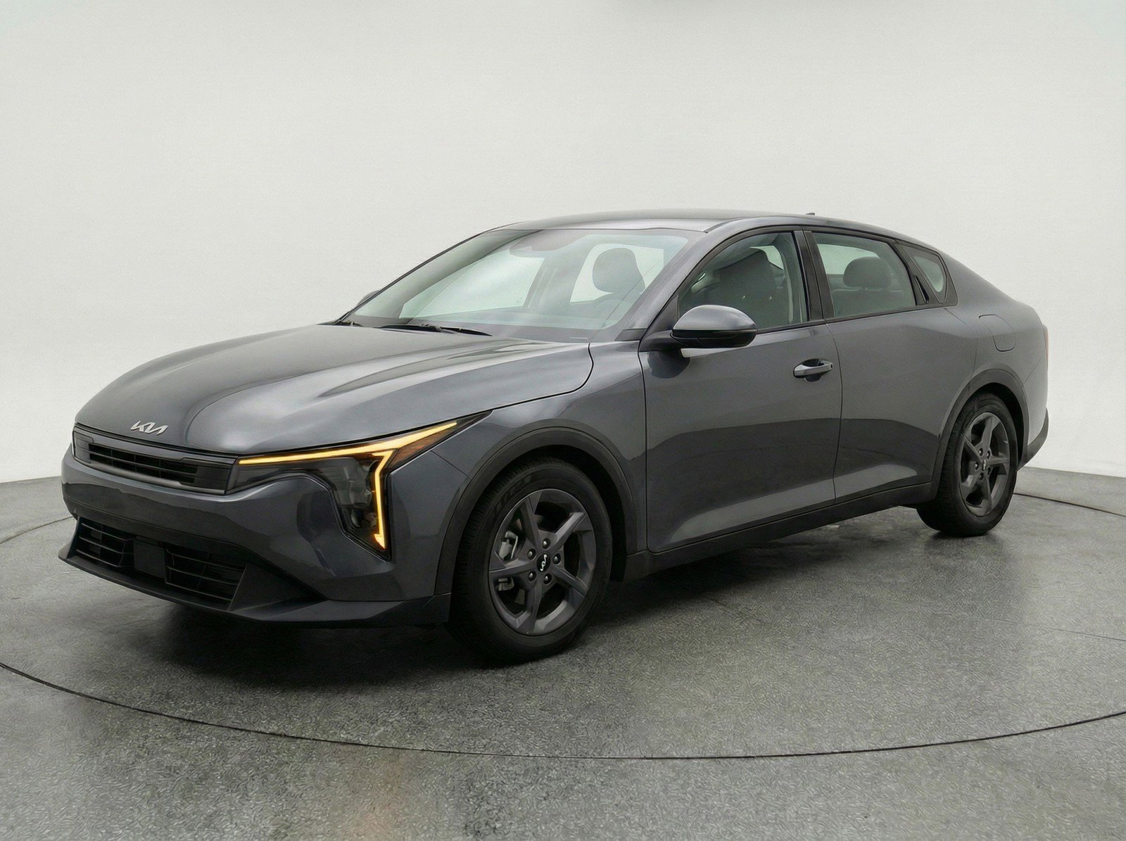 Used 2025 Kia K4 LXS image 3