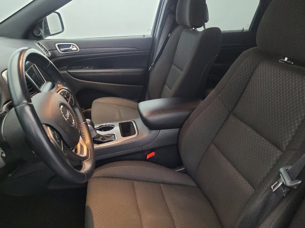 Used 2021 Jeep Grand Cherokee Laredo image 17