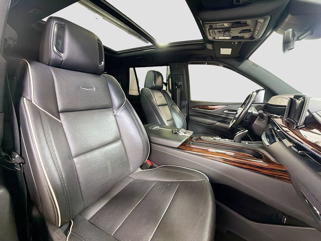 Used 2021 Cadillac Escalade Premium Luxury AWD/4WD image 32