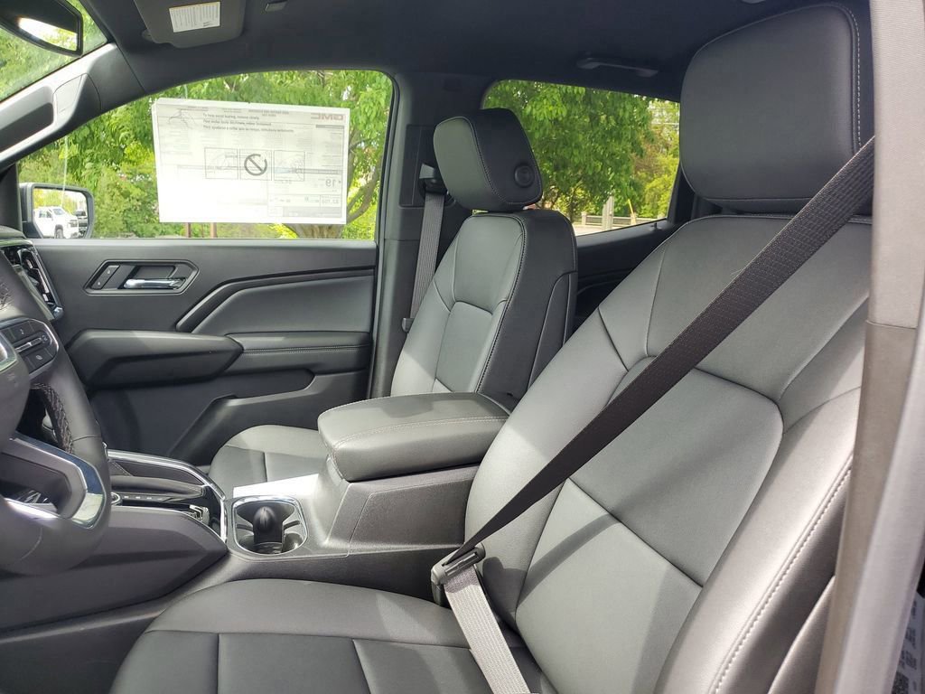 New 2025 GMC Canyon Elevation w/ Convenience Package image 15