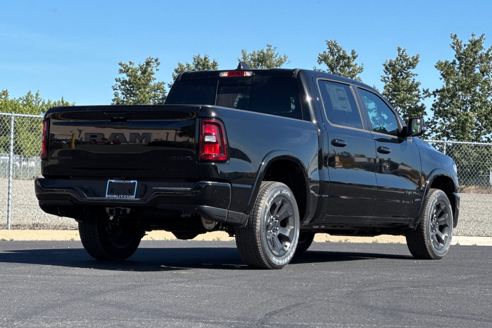 New 2026 RAM 1500 4x4 Crew Cab image 3