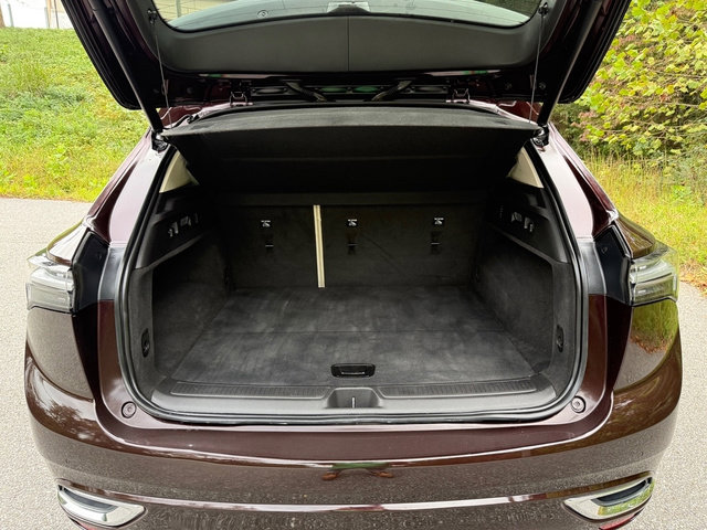 Used 2022 Buick Envision Avenir w/ Technology Package II image 20