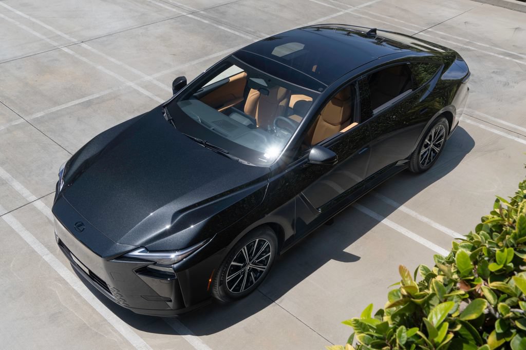 New 2026 Lexus ES 350e w/ Convenience Package FWD image 2