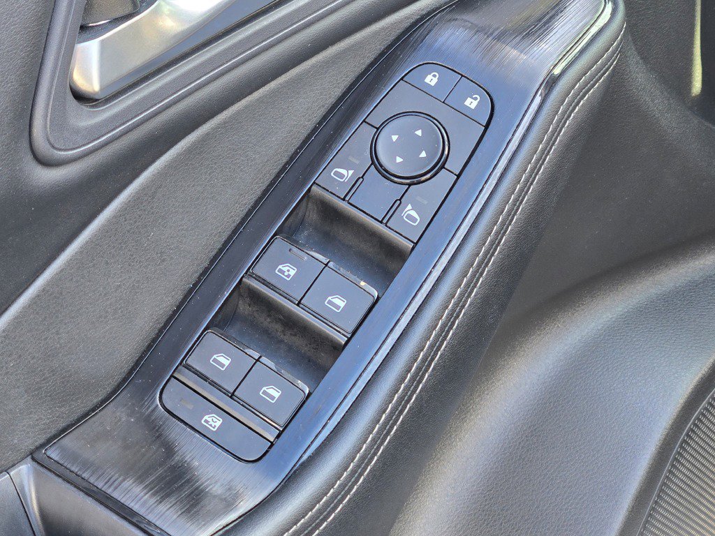 Used 2025 Nissan Rogue SV FWD image 20