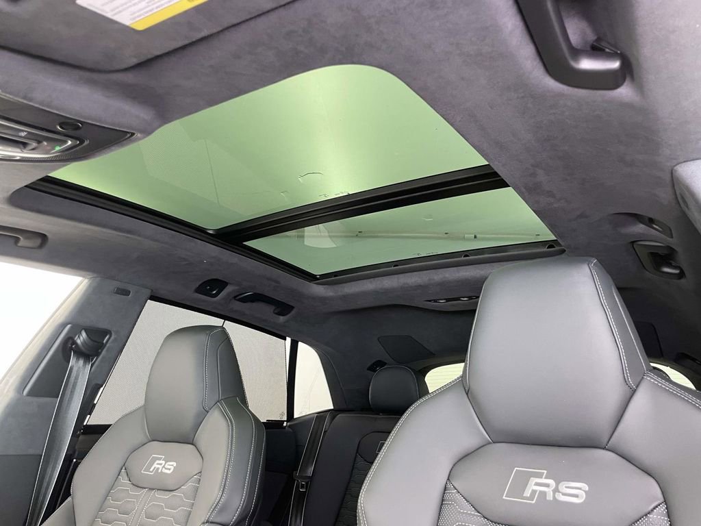 New 2026 Audi RS Q8 performance image 18
