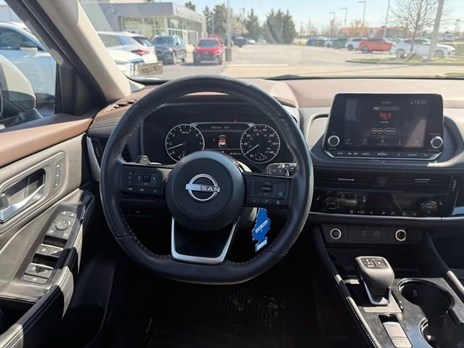 Used 2023 Nissan Rogue SL AWD/4WD image 6