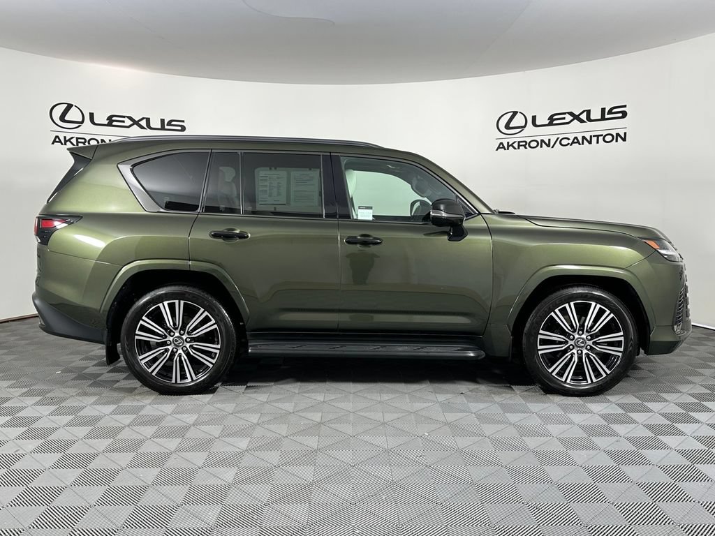 Used 2025 Lexus LX 600 4WD w/ Appearance Package image 7