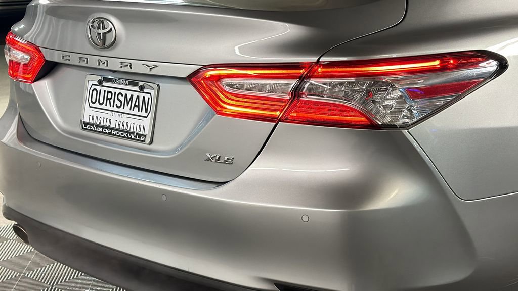 Used 2018 Toyota Camry XLE image 7