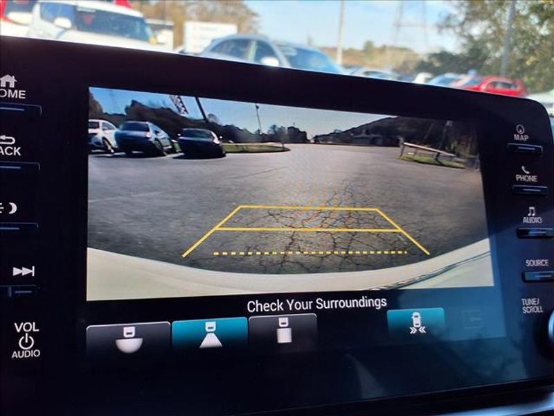 Used 2018 Honda Accord Touring image 19