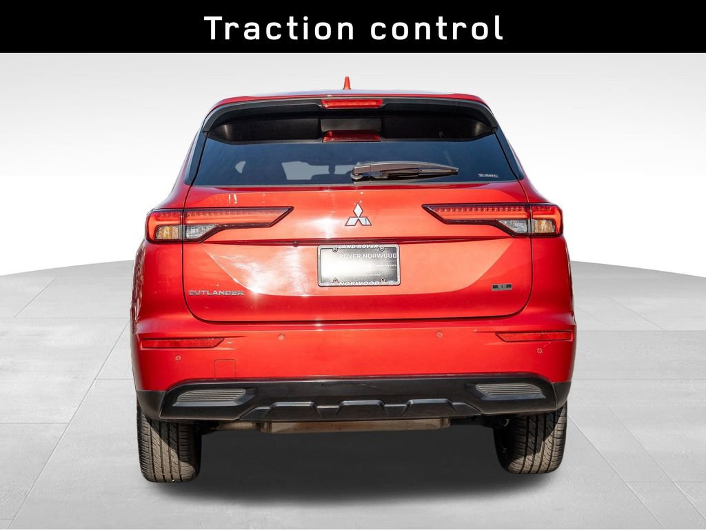 Used 2023 Mitsubishi Outlander SE Black Edition image 5