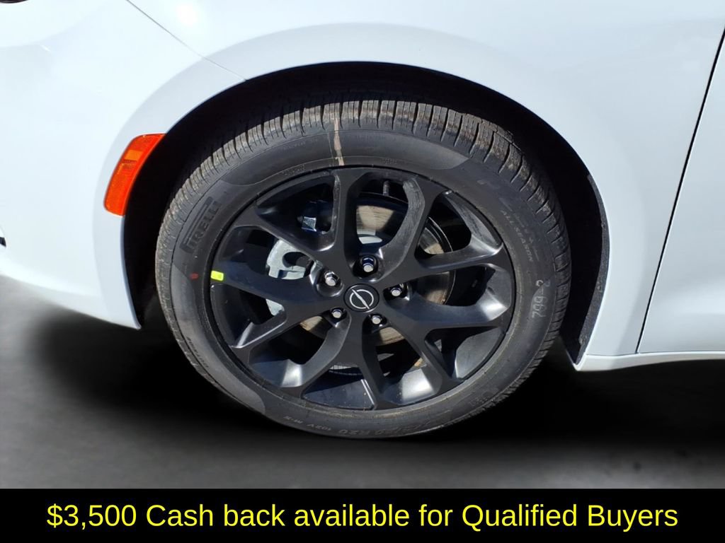 New 2026 Chrysler Pacifica Select w/ S Appearance Package FWD image 12