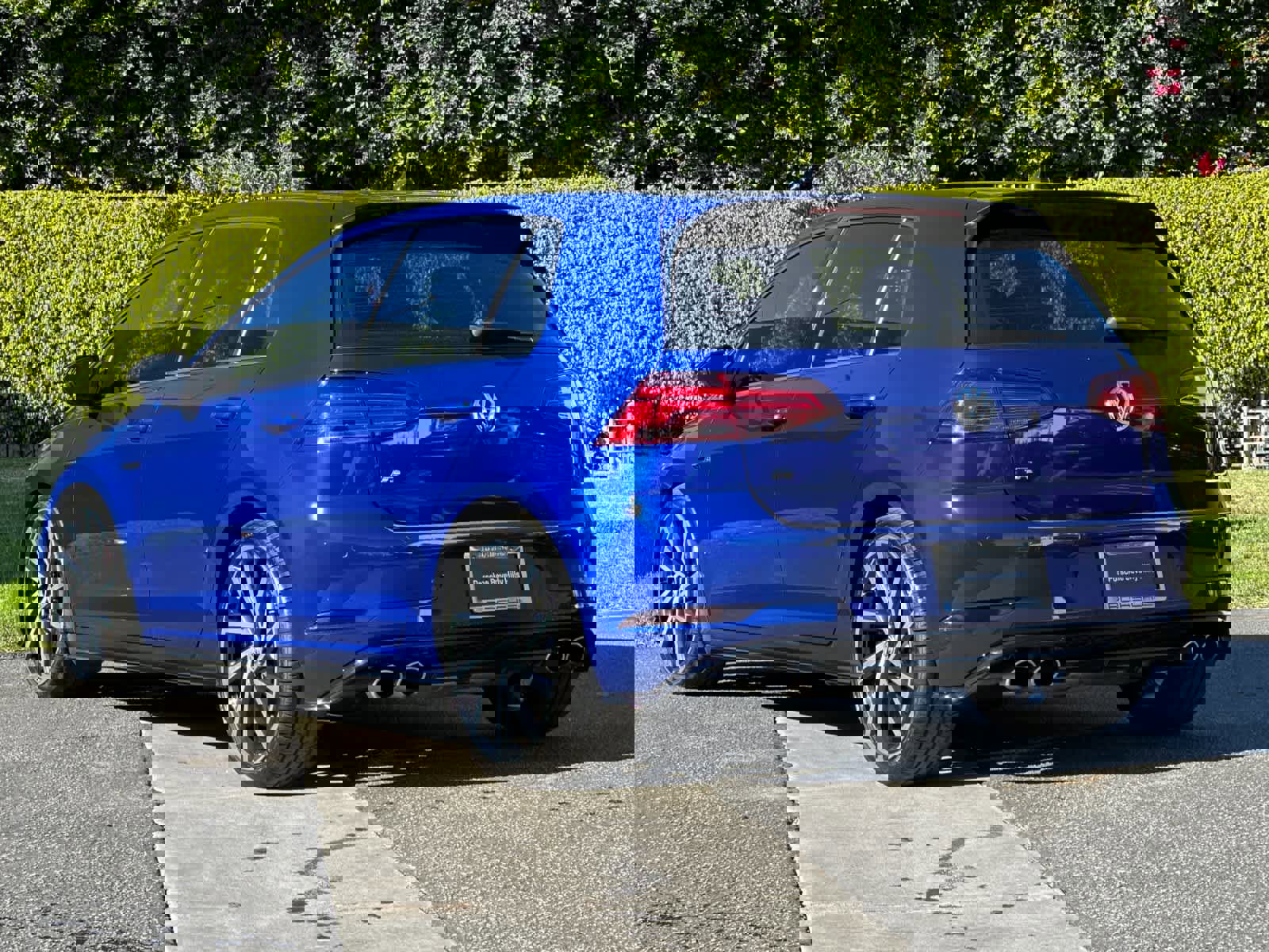 Used 2019 Volkswagen Golf R 4-Door image 3