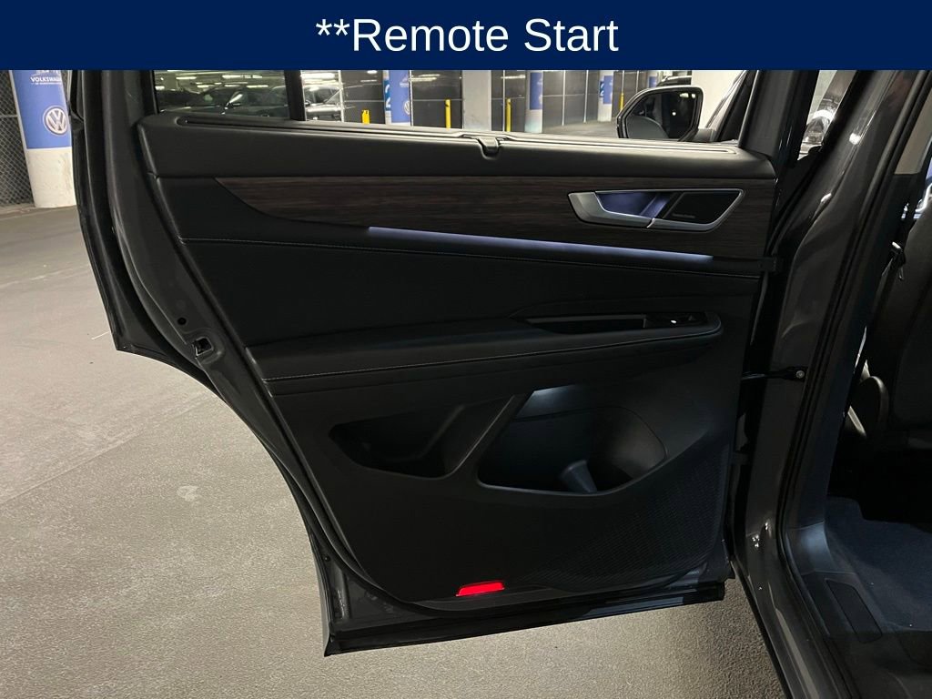Certified 2025 Volkswagen Atlas SEL Premium R-Line image 21