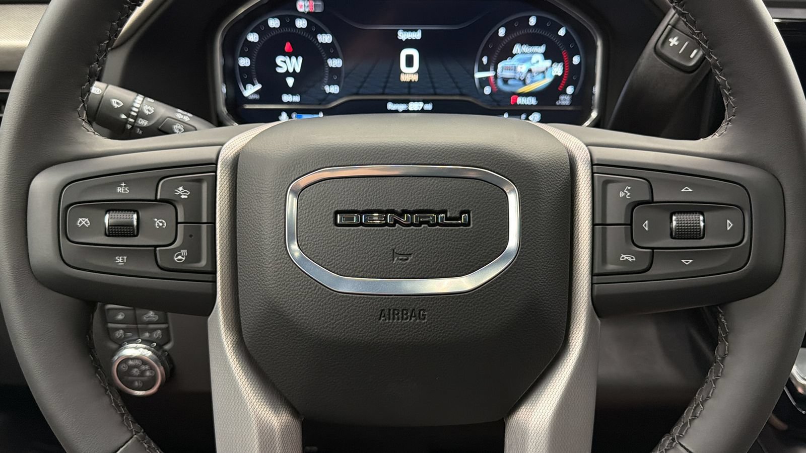 Used 2025 GMC Sierra 2500 Denali w/ Denali Reserve Package AWD/4WD image 29