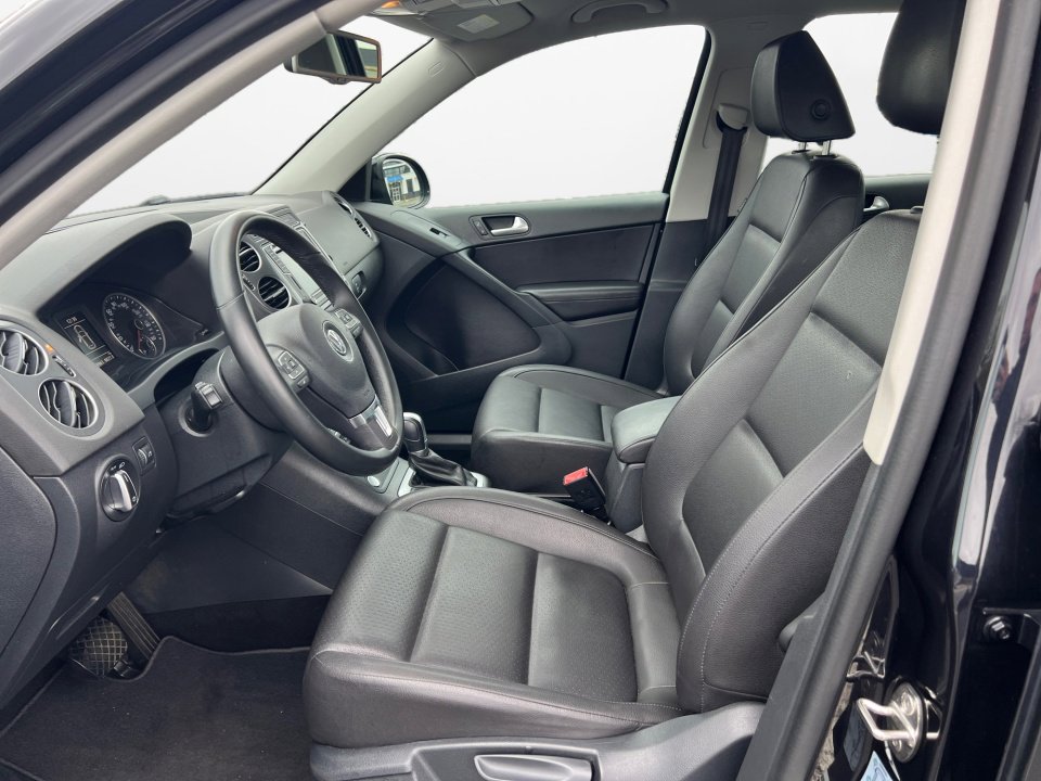 Used 2017 Volkswagen Tiguan S image 11