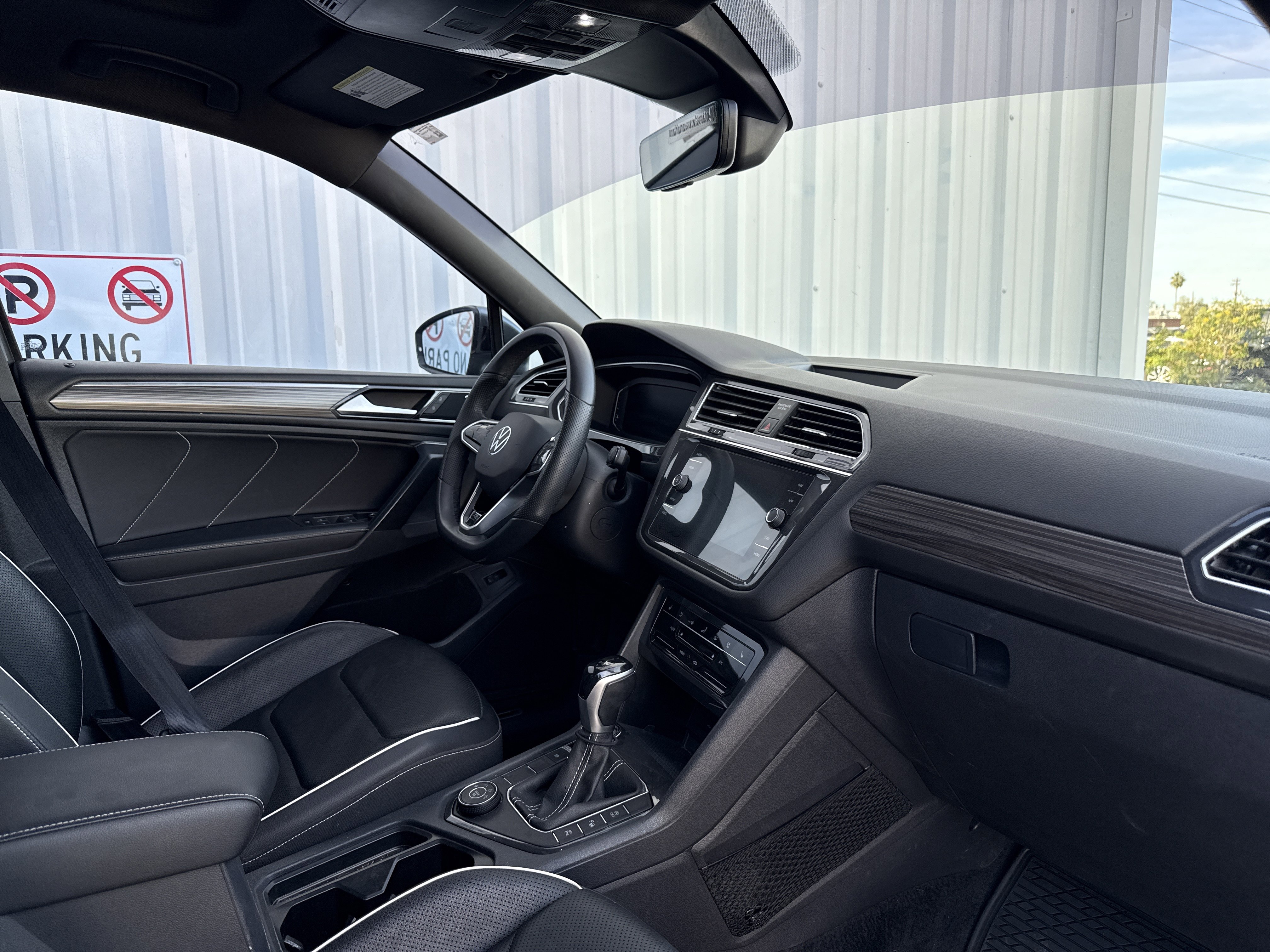 Used 2022 Volkswagen Tiguan SEL R-Line image 35