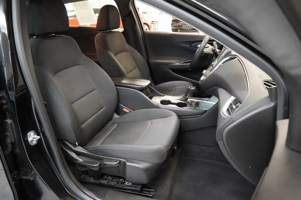 Used 2016 Chevrolet Malibu LT image 30