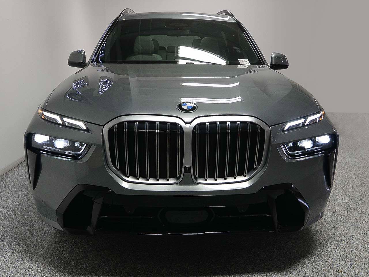 Certified 2024 BMW X7 xDrive40i w/ M Sport Package image 2