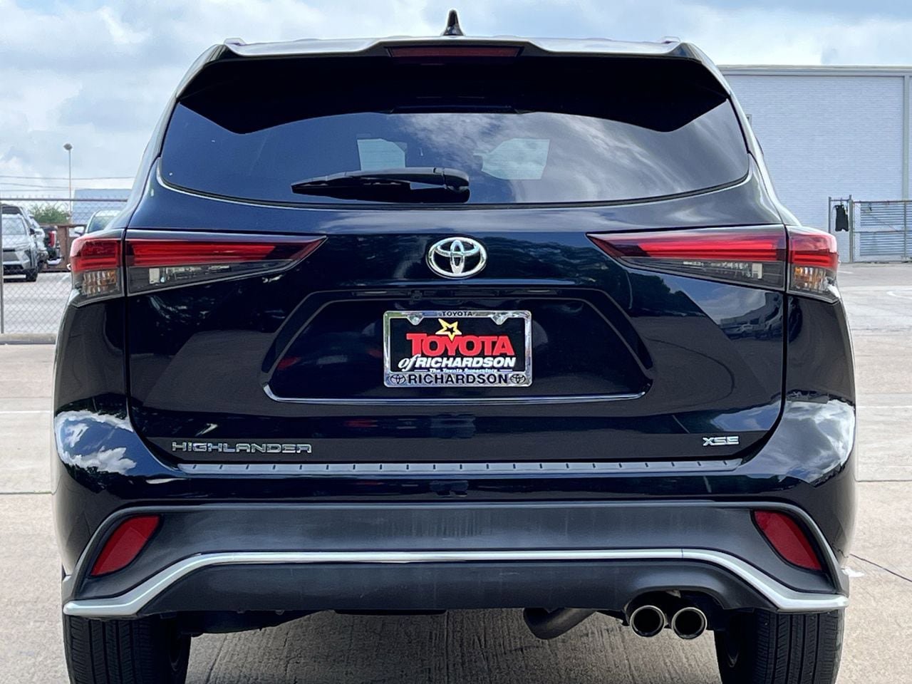 Used 2024 Toyota Highlander XSE FWD image 5