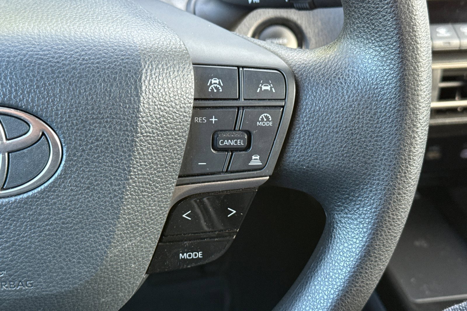 Used 2025 Toyota Camry LE image 29