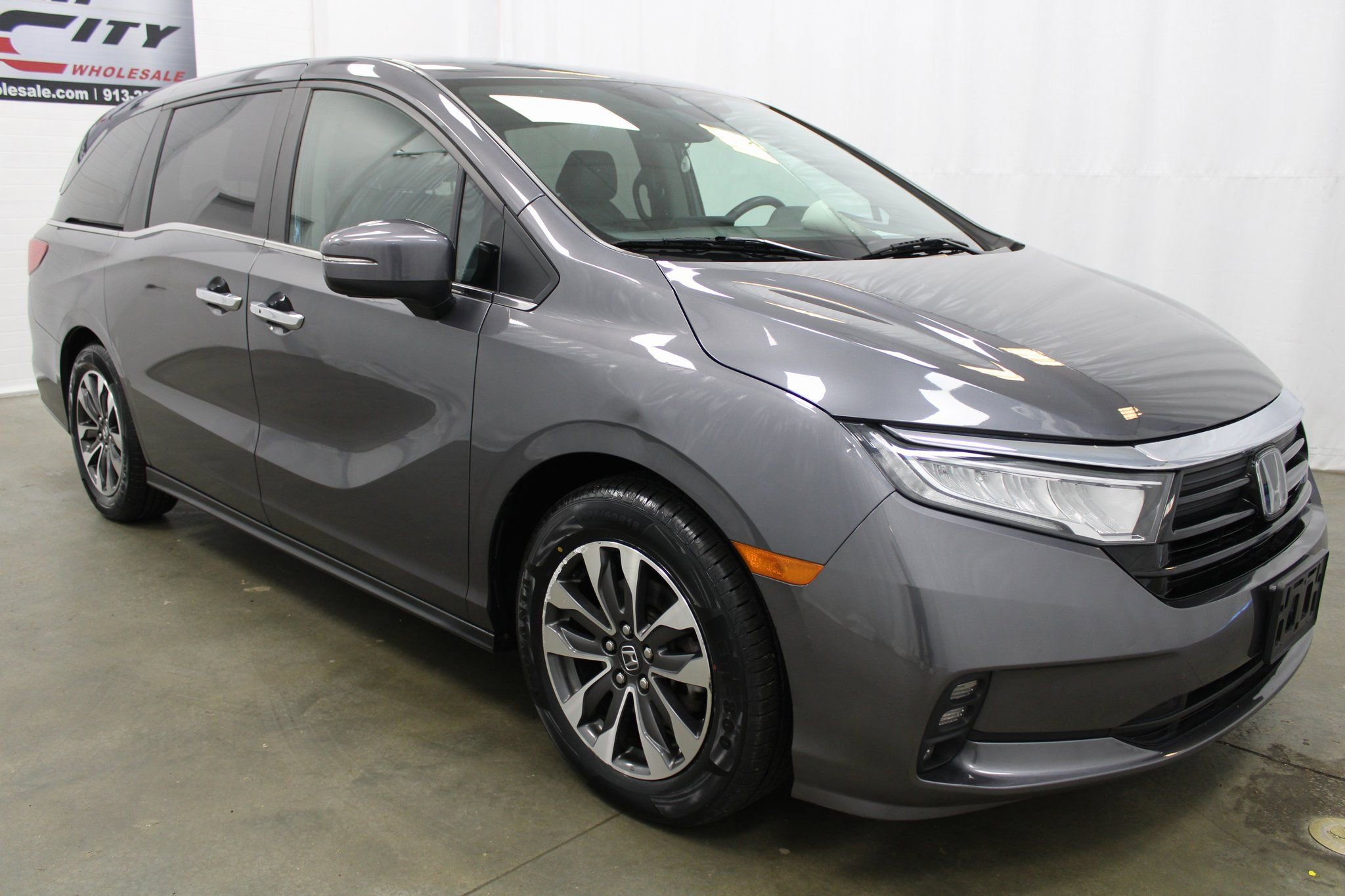 Used 2023 Honda Odyssey EX-L image 4