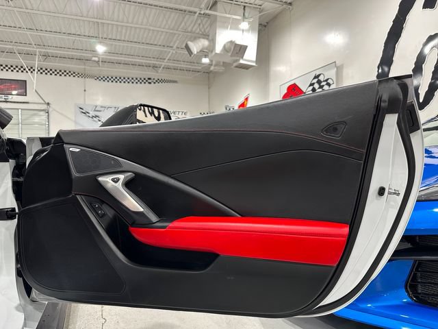 Used 2015 Chevrolet Corvette Z06 w/ 3LZ Preferred Equipment Group RWD image 14