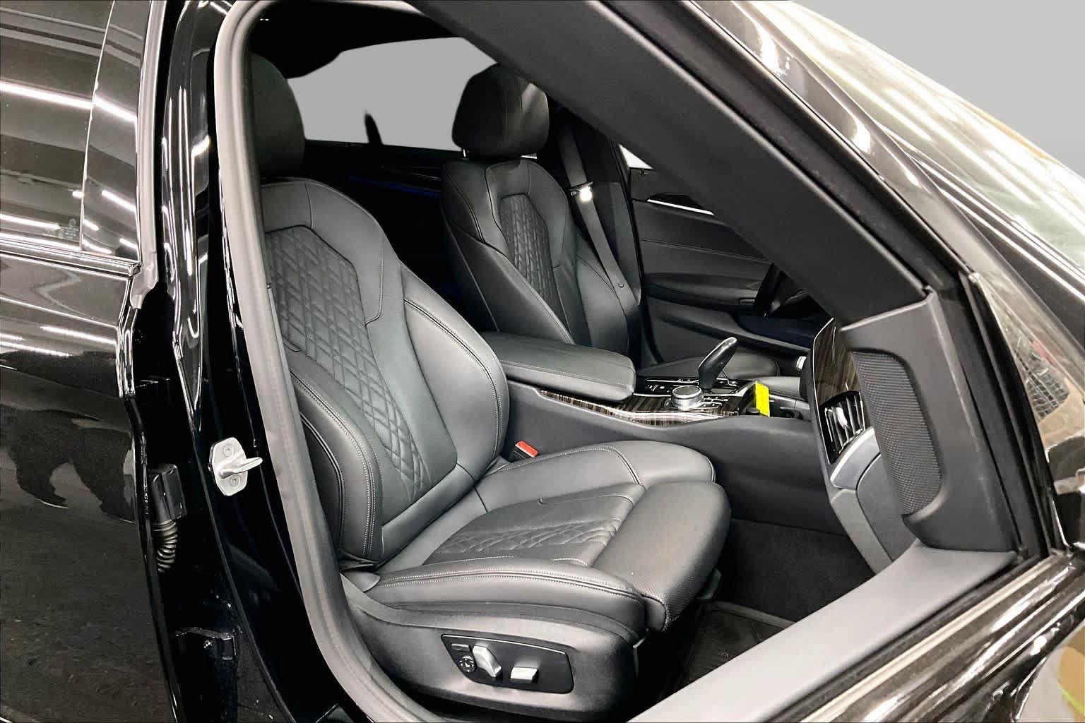 Used 2021 BMW 530e RWD image 8