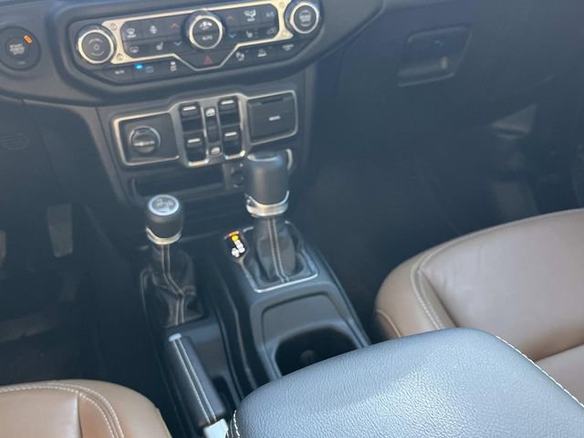 Used 2023 Jeep Wrangler Unlimited Sahara w/ Cold Weather Group image 17